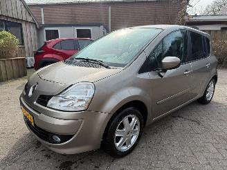 Voiture accidenté Renault Grand-modus 1.6 AUT! 60.000KM 2009/8