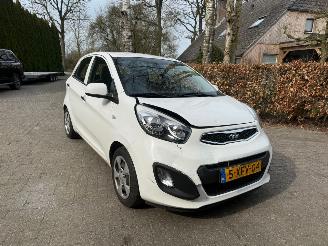 Kia Picanto 1.0 5DRS AIRCO NAVI NAP picture 9