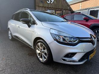 krockskadad bil auto Renault Clio 1.5 DCI LIMITED NO DAMGEDS FACELIFT AIRCO NAVI 2017/1