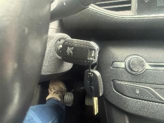 Peugeot 308 1.2 E- thp pano pdc navi camera picture 20