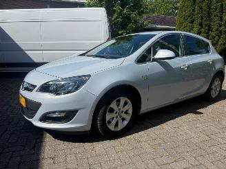 damaged passenger cars Opel Astra 1.4 TURBO BLITZ  NAP AIRCO NAVI 2015/9