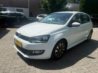 damaged passenger cars Volkswagen Polo 1.0 5DRS AIRCO NAVI CRUISE 2017/7
