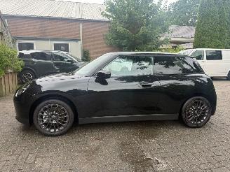 Mini Cooper E BLACKYARD 40.7 KHW NIEUW NIEUW picture 3