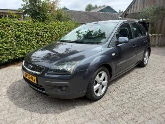 krockskadad bil auto Ford Focus 1.6 AUTOMAAT KM NAP AIRCO 2007/1