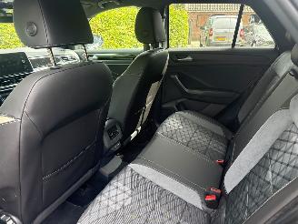 Volkswagen T-Roc 1.5 TSI R-LINE AUTOMAAT NIEUWSTAAT picture 14