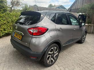 Vaurioauto  passenger cars Renault Captur 1.2 AUTOMAAT AIRCO NAVI 2015/4