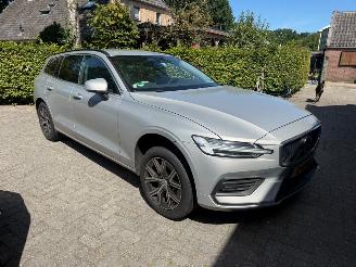 Coche accidentado Volvo V-60 2.0 B3 CORE NL AUTO KM NAP 2022/10
