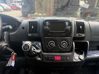 Peugeot Boxer 330 2.2 L2H1 DC AIRCO NAVI picture 17