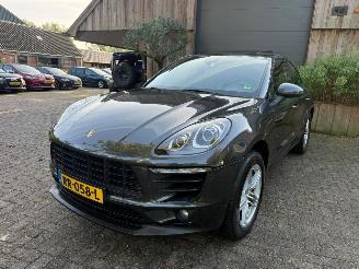damaged passenger cars Porsche Macan 2.0 PANO LEDER GEEN SCHADE! 2018/1