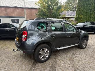 skadebil auto Dacia Duster 1.2 4X2 LEER TREKHAAK PDC 2015/10