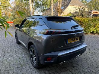 damaged passenger cars Peugeot 2008 1.2 GT-LINE PANO AUTOMAAT 2020/10