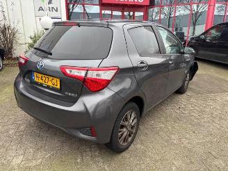 Toyota Yaris Yaris III (P13), Hatchback, 2010 / 2020 1.5 16V Hybrid picture 3