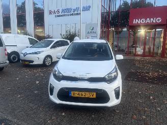 Unfallwagen Kia Picanto 1.0 Comfortline 2022/11