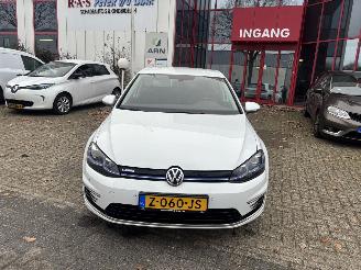 krockskadad bil auto Volkswagen Golf E-GOLF 2020/11