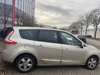 Renault Mégane Scénic 2.0 16V automaat picture 7