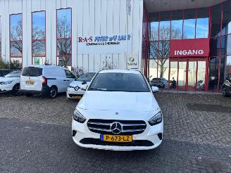 uszkodzony samochody osobowe Mercedes B-klasse 200D 2022/4
