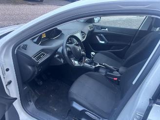 Peugeot 308 1.6 THP ACTIVE picture 9