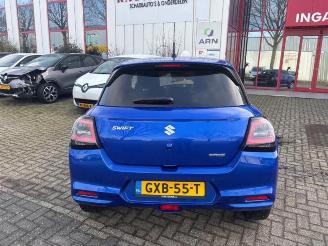 Vrakbiler auto Suzuki Swift Swift (ZCE/ZDE), Hatchback 5-drs, 2023 1.2 VVT 12V Hybrid 2024/12
