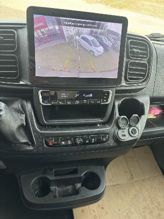 Peugeot Boxer 2.2 BLUEHDI 120 L3H2 3.3T picture 15