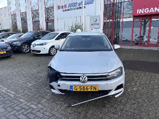 krockskadad bil auto Volkswagen Polo 1.0 TSI 70KW COMFORTLINE 2019/9