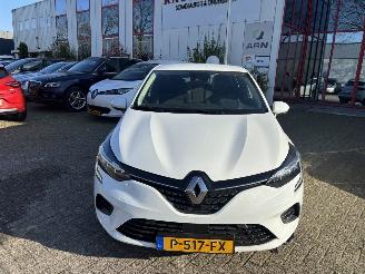 krockskadad bil auto Renault Clio 1.0 TCe Zen MOTORSCHADE 2022/3
