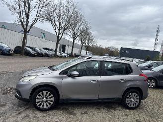Peugeot 2008 1.2 VTI ACTIVE PACK picture 3