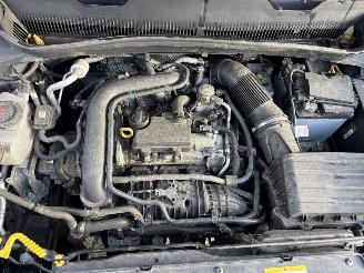 Volkswagen T-Cross 1.0tsi life picture 14