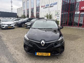 skadebil auto Renault Clio 1.0 TCe 90 Equilibre 2023/2
