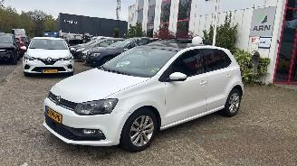 Volkswagen Polo WIT PARELMOER, GEEN SCHADE, ZEER NETTE AUTO. picture 2
