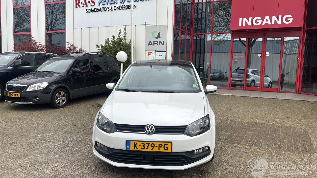 Volkswagen Polo WIT PARELMOER, GEEN SCHADE, ZEER NETTE AUTO.