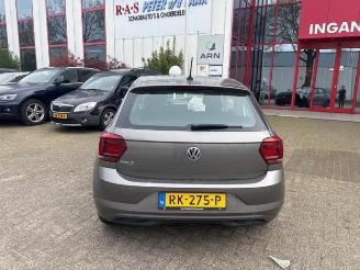 Coche siniestrado Volkswagen Polo Polo VI (AW1), Hatchback 5-drs, 2017 1.0 TSI 12V 2018/1