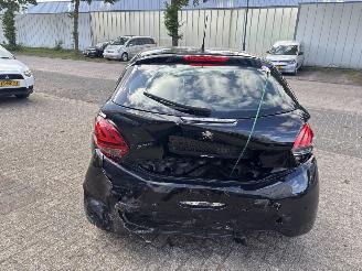 Peugeot 208 1.2 PT ALLURE picture 5