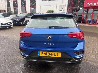 Voiture accidenté Volkswagen T-Roc T-Roc I, SUV, 2017 1.0 TSI 12V 2021/6