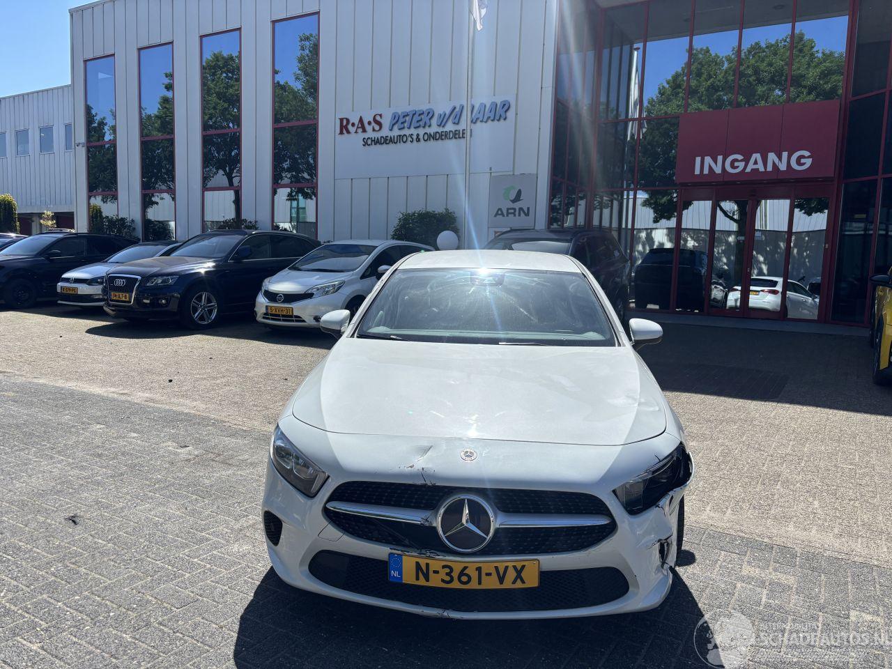 Mercedes A-klasse 180 B BUSINESS SOLUTIONAMG