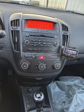 Kia Cee d 1.6 SPORTY WAGON picture 12