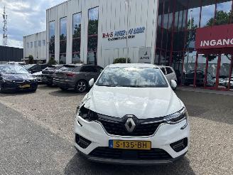 Coche accidentado Renault Arkana E-TECH  hybrid 145 evolution 2023/2
