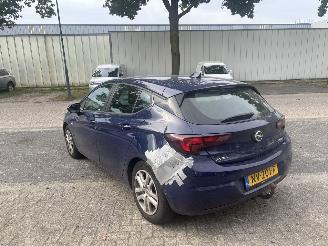 Opel Astra 1.6 CDTI ONLINE EDIT picture 4