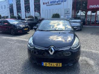uszkodzony samochody osobowe Renault Clio GEEN SCHADE 2014/3
