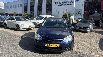 skadebil auto Volkswagen Golf 1.6 FSI COMFORTLINE 2008/11