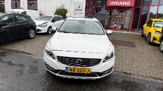 skadebil auto Volvo V-60 TWIN ENGINE 2.4 D5 R-DESIGN 2016/12