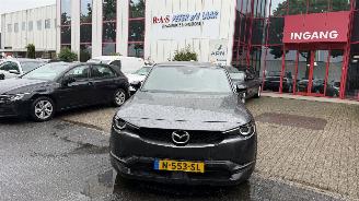 Voiture accidenté Mazda MX-30 E-SKYACTIV 145 COMF 2021/12
