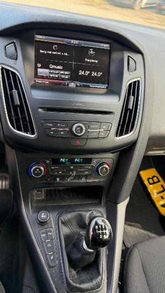 Ford Focus 1.0 TITANIUM picture 12
