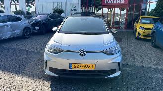 krockskadad bil auto Volkswagen ID.3 BEV 52KWH 125KW PURE ORANJE EDITION AUTO 2025/1