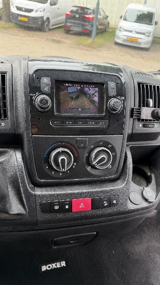 Peugeot Boxer 435 2.2 BlueHDi 140 L2H1 Zwaar Premium picture 12