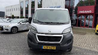danneggiata veicoli commerciali Peugeot Boxer 435 2.2 BlueHDi 140 L2H1 Zwaar Premium 2021/4