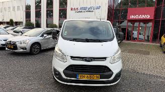krockskadad bil auto Ford Transit CUSTOM 270 2.2 TDCI L1H1 Trend DC GEEN SCHADE 2014/3