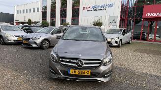 Schadeauto Mercedes B-klasse B200 D PRESTIGE 2015/1