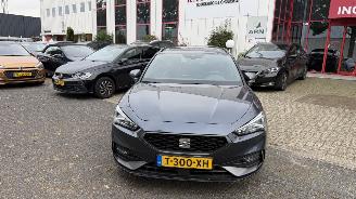uszkodzony samochody osobowe Seat Leon SPORTSTOURER 1.5 TSI MHEV FR BUSINESS DSG 2023/10