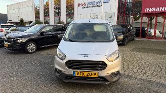 Damaged car Ford Transit COURIER 1.5 TDCI TREND DURAT 2020/2