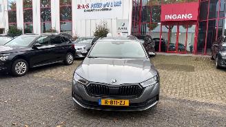 uszkodzony samochody osobowe Skoda Octavia 1.0 TSI GREENTECH SPORT BUSINESS 2023/1
